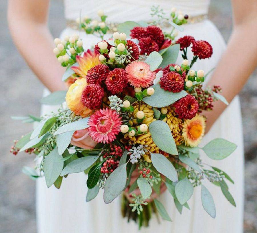 Букет невесты с ягодами, оригинальные идеи с фото
