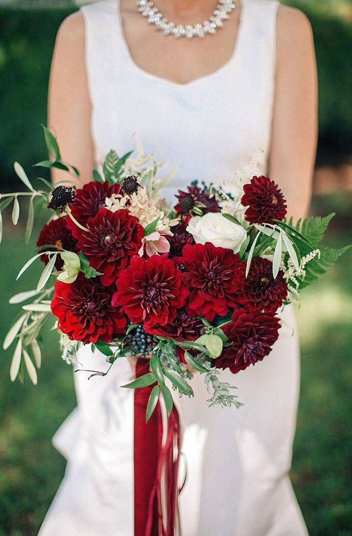 Букет невесты красно-белый: букет в красном стиле