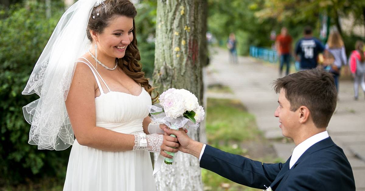 Не стану невестой. Полные невесты с женихом. Свадебная фотосессия с полной невестой. Фотосессии полных невест и женихов.