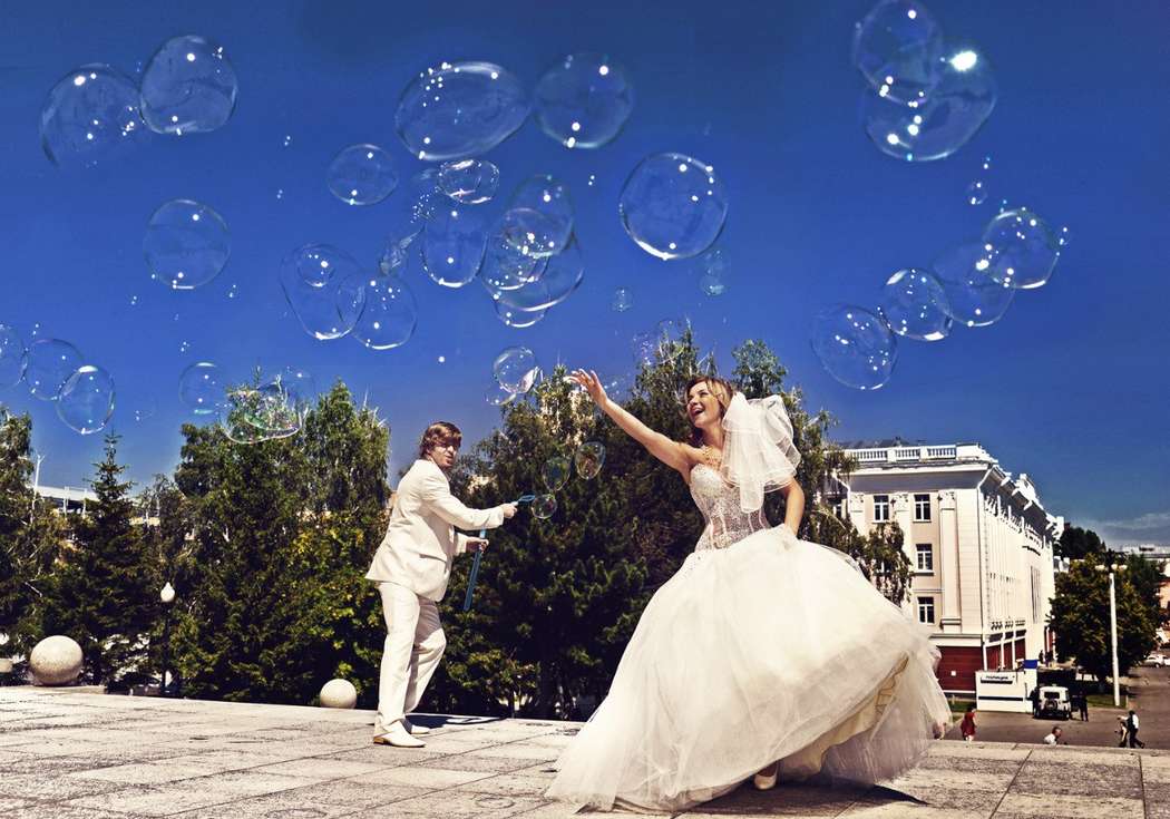 Реквизит для свадебной фотосессии: от рамок до гаджетов