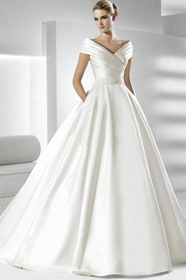 Атласное свадебное платье: достоинства и недостатки, варианты фасонов по длине