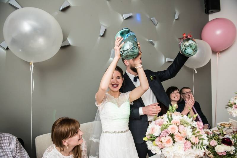 Конкурсы для свадьбы жениху и невесте - идеи 👰 необычные конкурсы на свадьбу