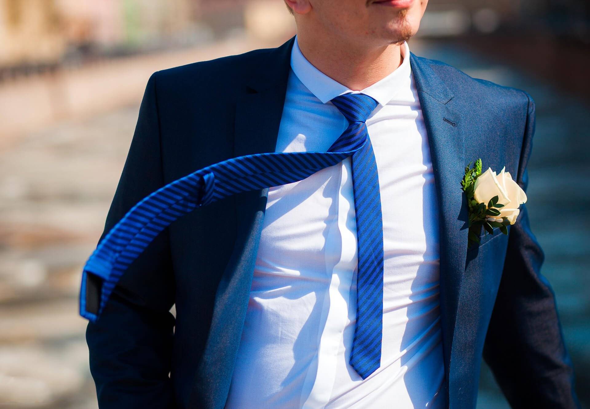 Как выбрать галстук к синему костюму на свадьбу
