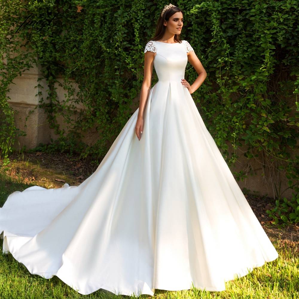 Атласное свадебное платье: модный тренд 2017