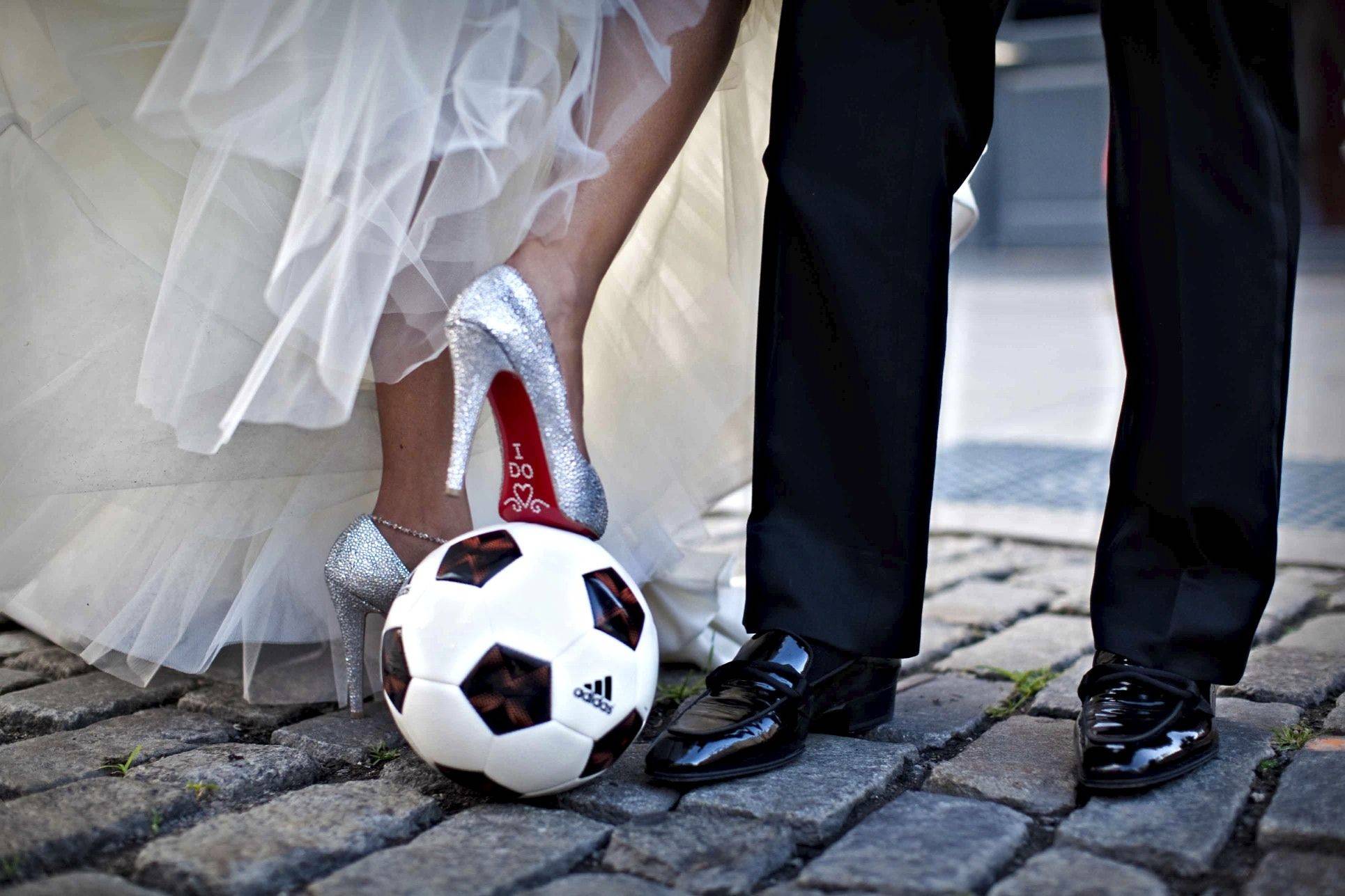 Свадьба в футбольном стиле – отличный выбор для спортивной пары