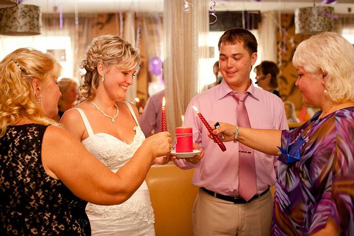 Семейный очаг на свадьбе своими руками: трогательные слова во время зажжения