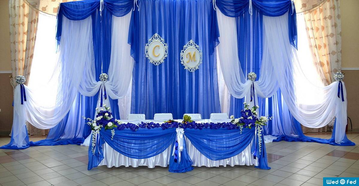 Картинки украшение зала. Украшение зала тканью. Украшение зала на свадьбу в голубом цвете. Украшение зала на свадьбу тканью. Украшение банкетного зала тканью.