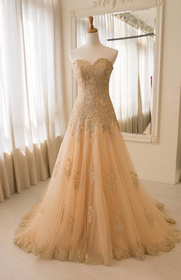 Свадебное платье оттенка «шампань»