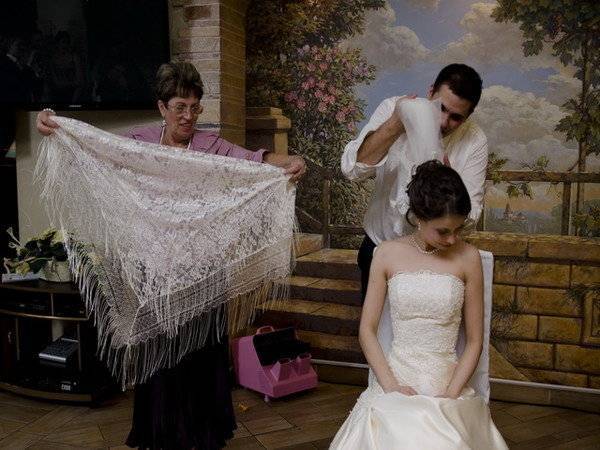 Свадебный образ без фаты: какие приметы следует знать невестам и чем заменить надоевший аксессуар?