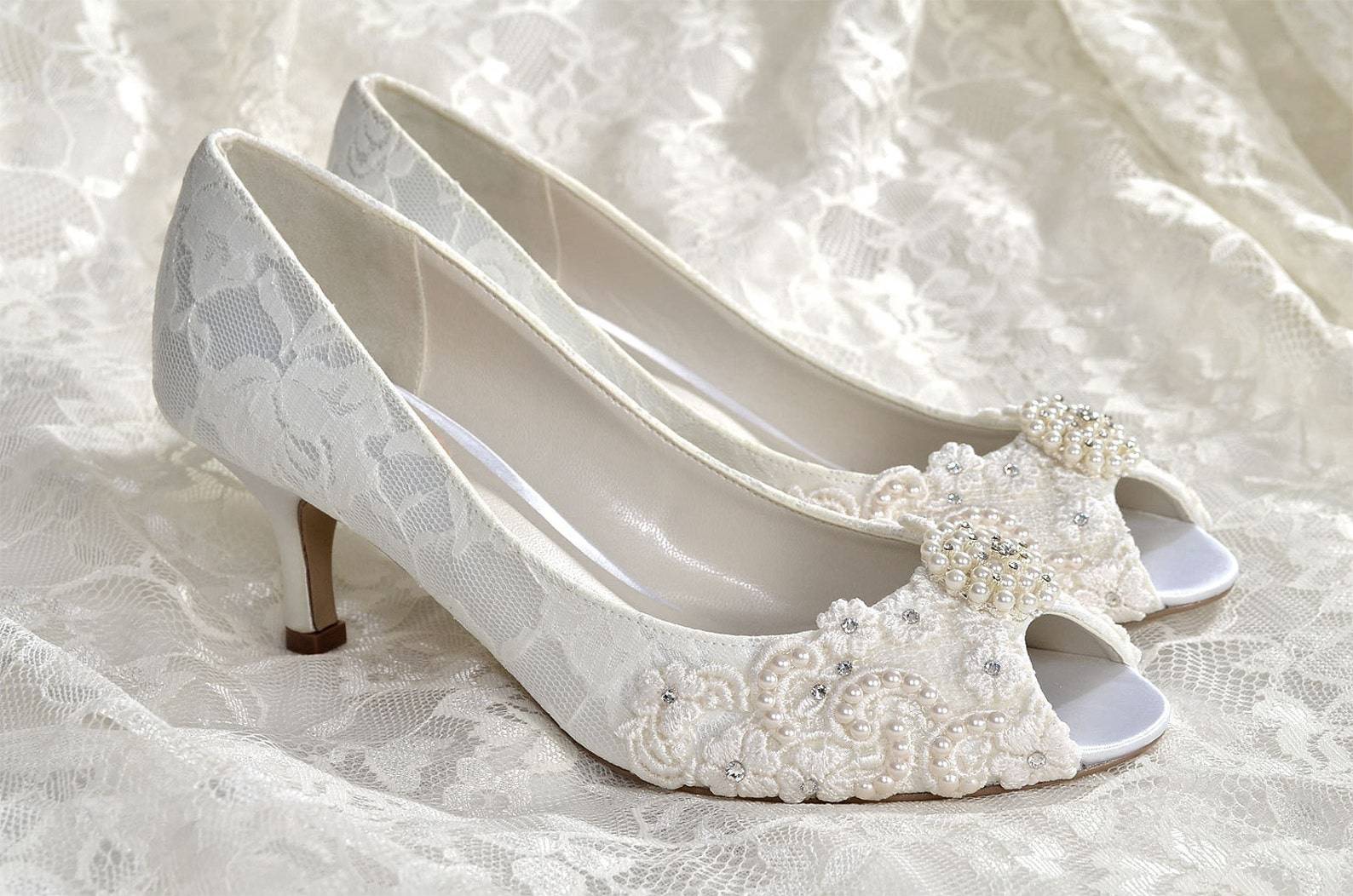 Свадебная обувь без каблука – фото