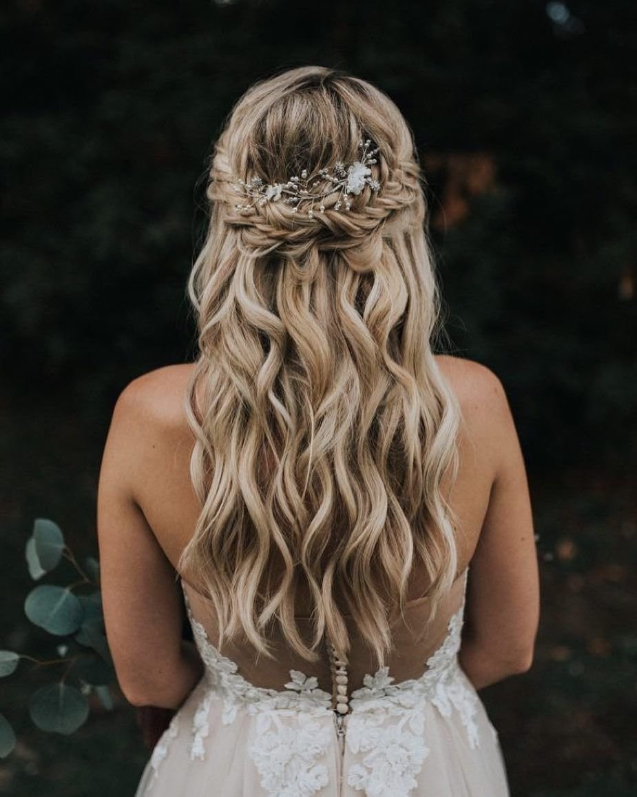 Золотая середина: свадебные прически на средние волосы – идеи стилистов