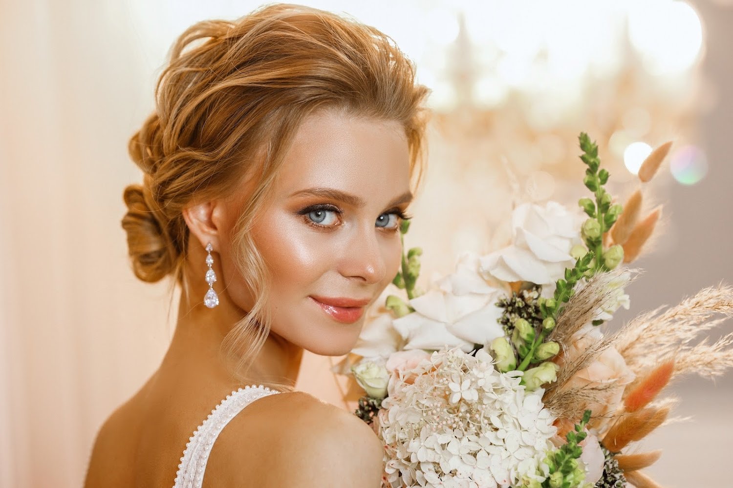 Блондинка, брюнетка, шатенка или рыжая? подбираем свадебный макияж для зеленых глаз. фото и подробные советы