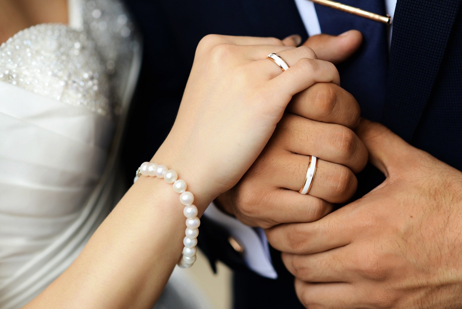 ᐉ на какой руке носят кольца евреи. кольца для помолвки. на каком пальце носят обручальное кольцо женщины - mariya-mironova.ru