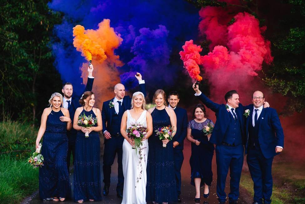 Свадебные фото с цветным дымом - креативные идеи