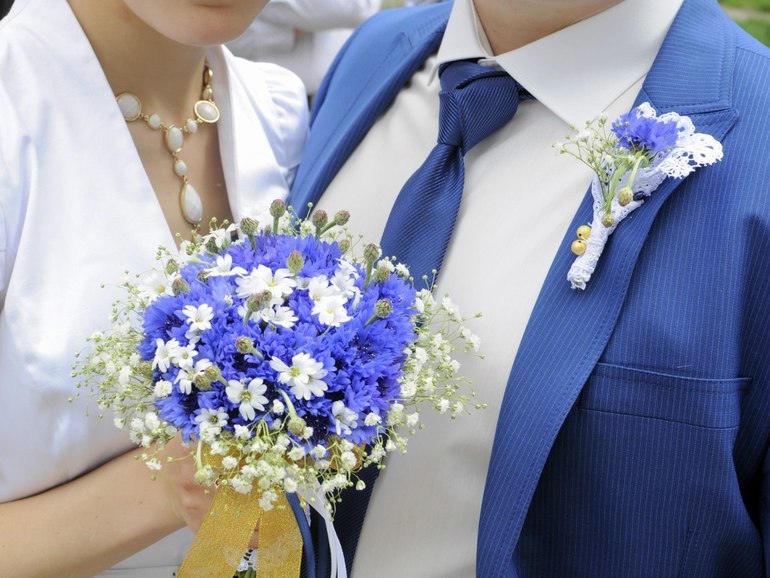 Модные свадебные букеты 2021 розы, ромашки, пионы, эустомы
