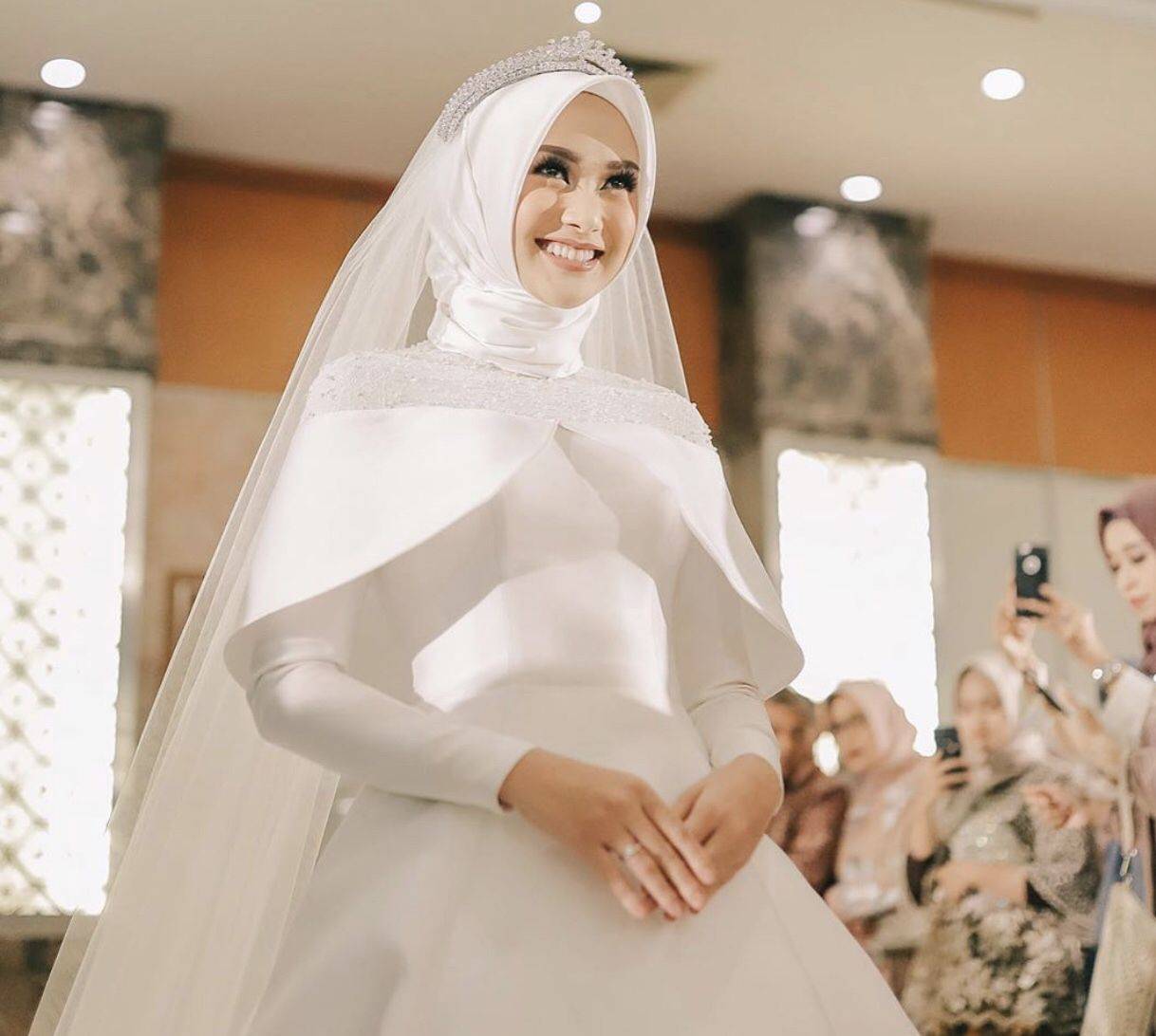 Невеста шейха читать. Мусульманское свадебное платье никаб. Muslima Wedding Свадебные платья.