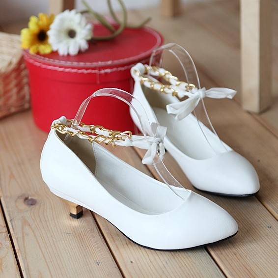 Свадебные туфли 2023 года: фото белых свадебных туфель
