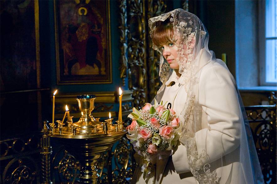 Белое венчание. Венчание Голунова. Венчание Безрукова. Платье для венчания в церкви.