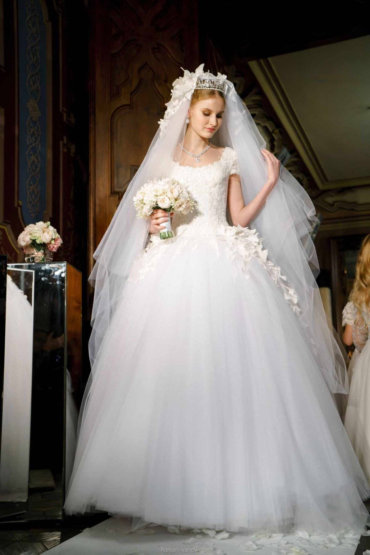 Свадебные платья от юдашкина 2017 года, популярные модели с фото