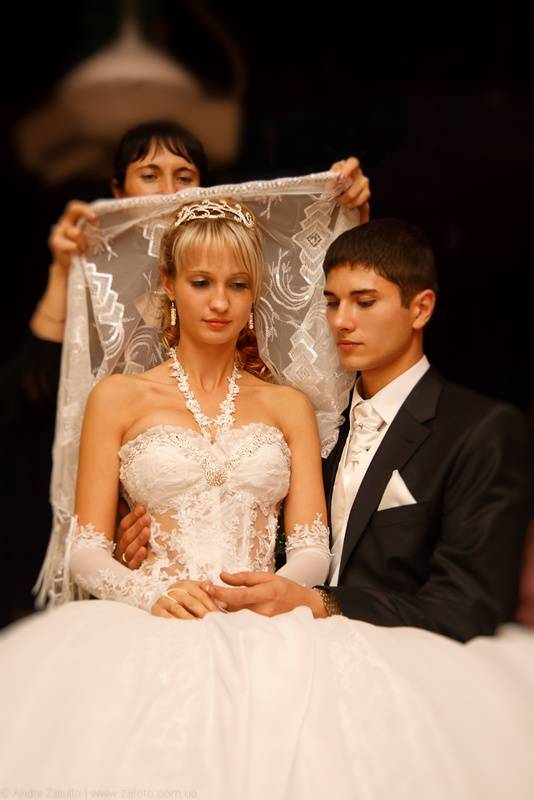 Фата на свадьбу, нужна ли она современной невесте?