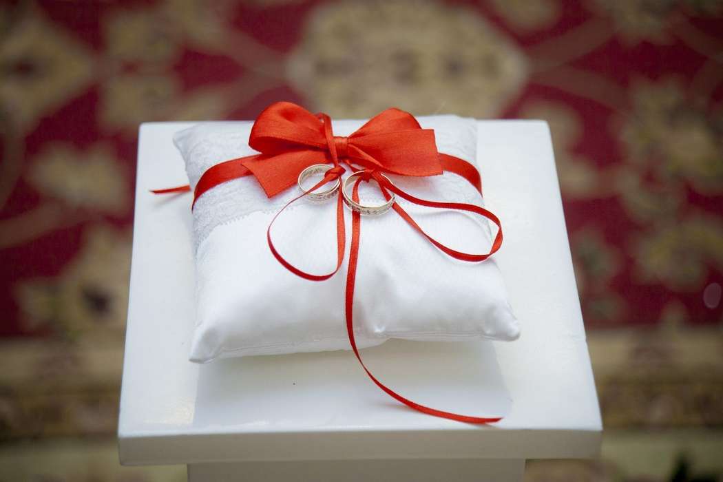 Подарок на свадьбу из конфет и денег: символичный и эффективный подарок